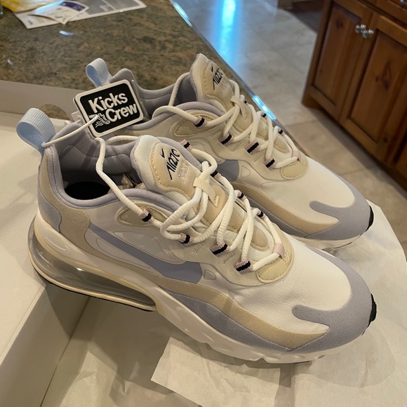 Nike Air Max 270 React - Picture 3 of 7